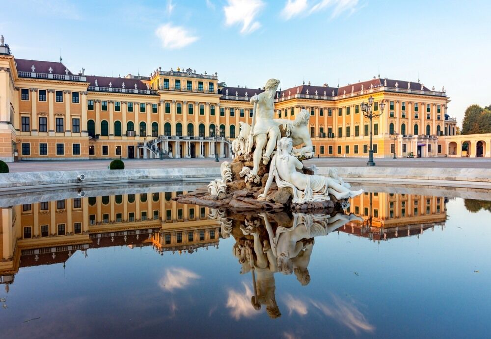 Vienna-Austria2.ii_.shutterstock_2064967736-1000×692-1