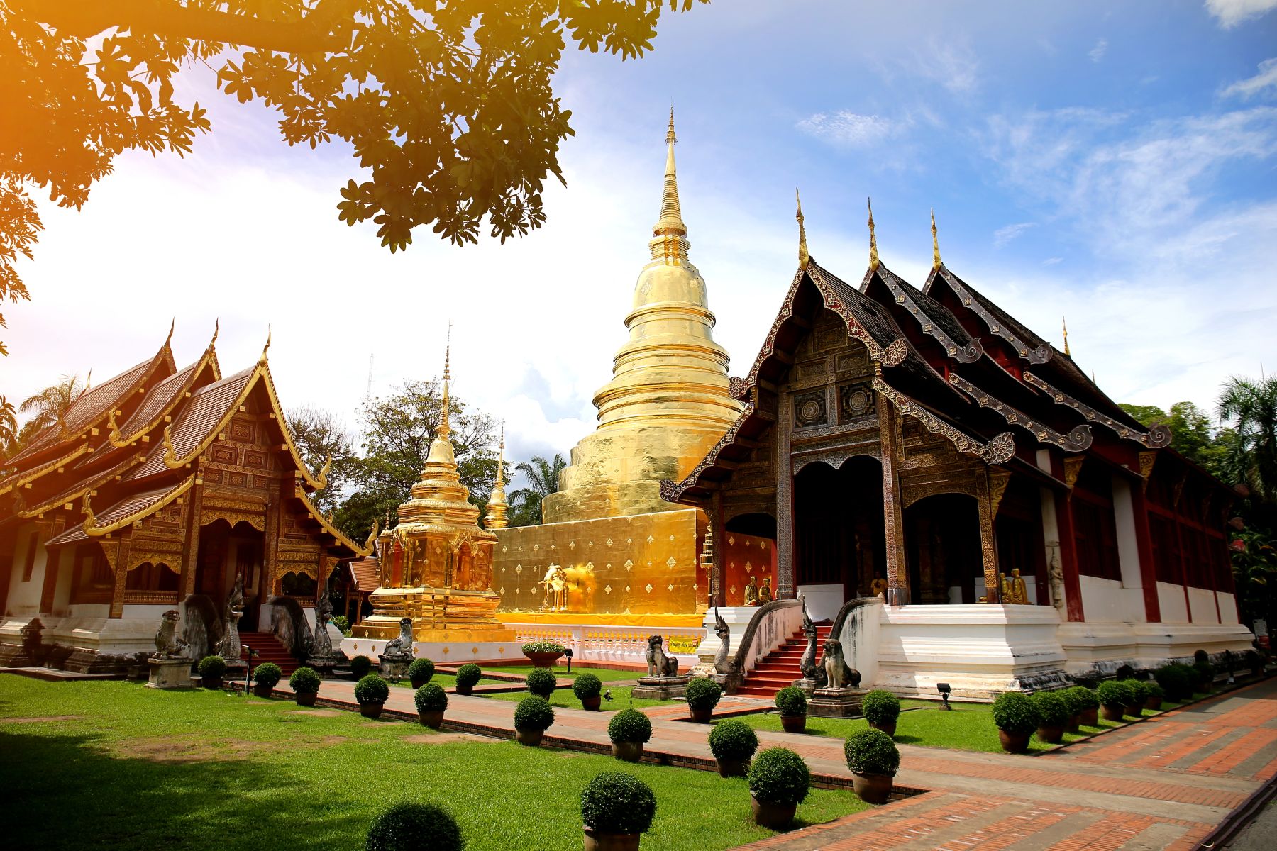 Thailand-Chiang-Mai-Wat-Phra-Singh...ii...shutterstock_1521632846
